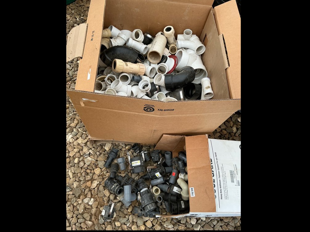 plumbing fittings, various sizes, banjo couplers