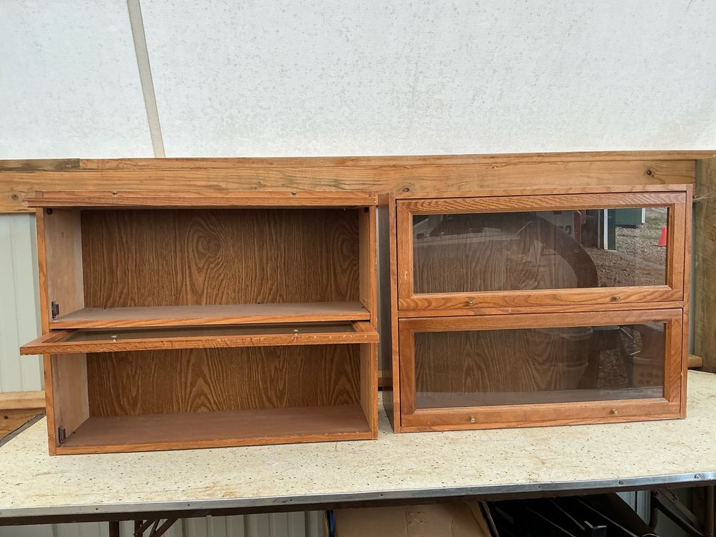 (2) display shelves