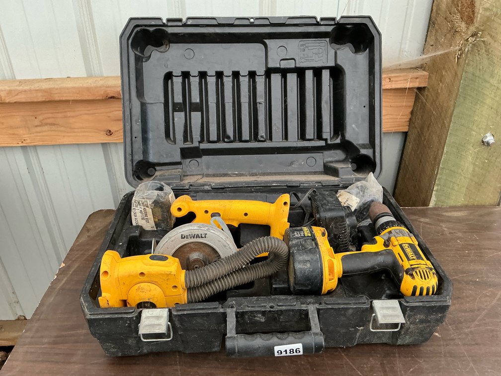 Dewalt 18v tool kit, one battery and charger