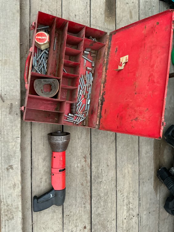 Hiltifastening system gun