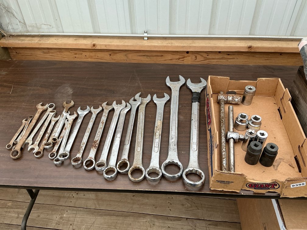 Various brands Standard wrenches, various sockets