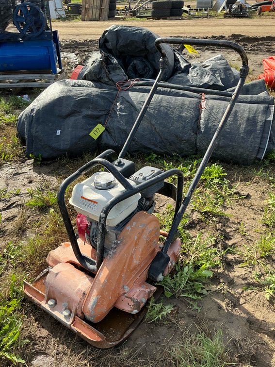 Vibrating packerwith honda engine