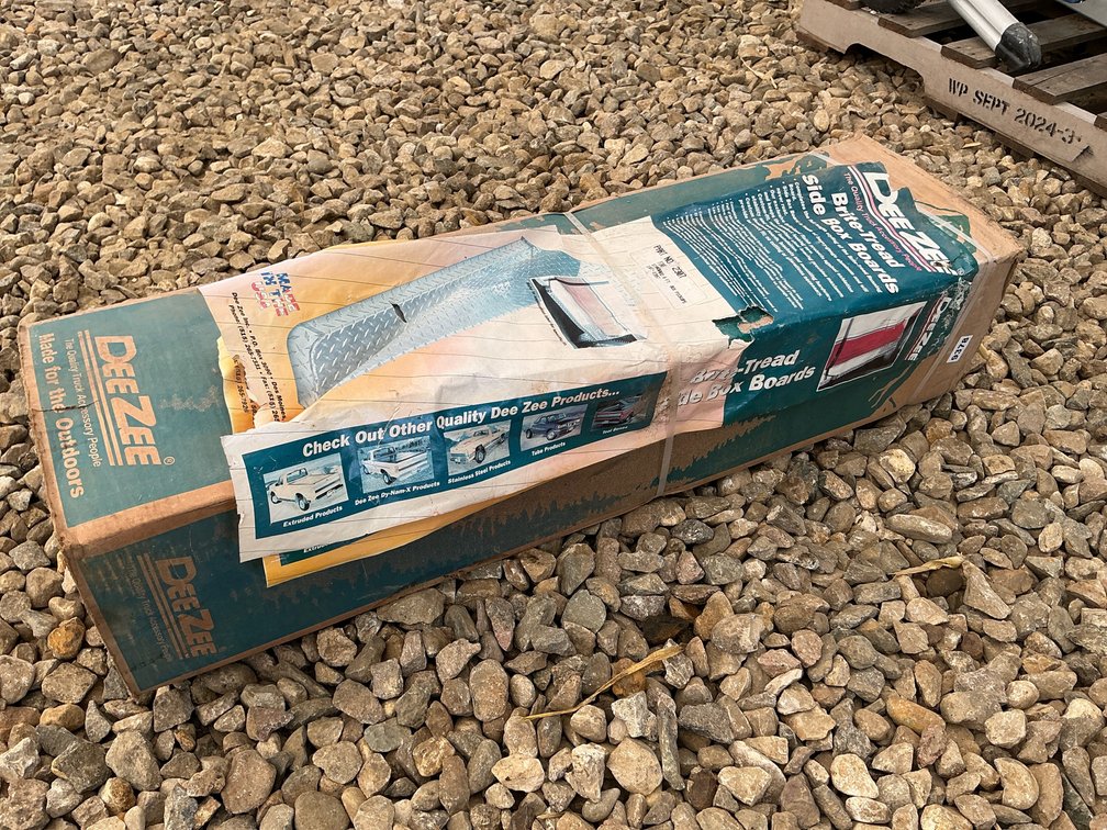 DeeZee side box boards