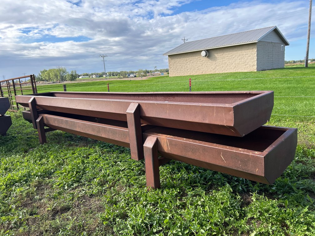 (2) 20' feed bunks-calf