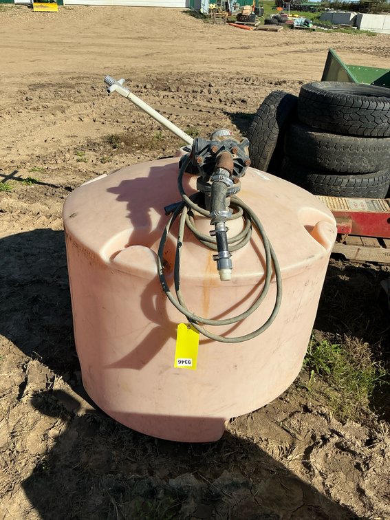 100 gal chemical tank with pump