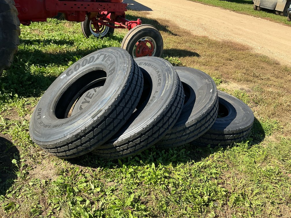 (4) HR22.5 Recap tires