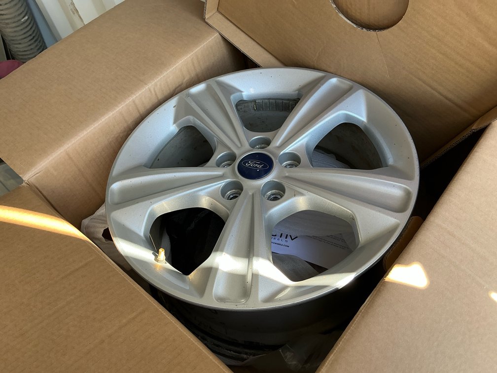 (4) 17x7.5 Motiv rims, New