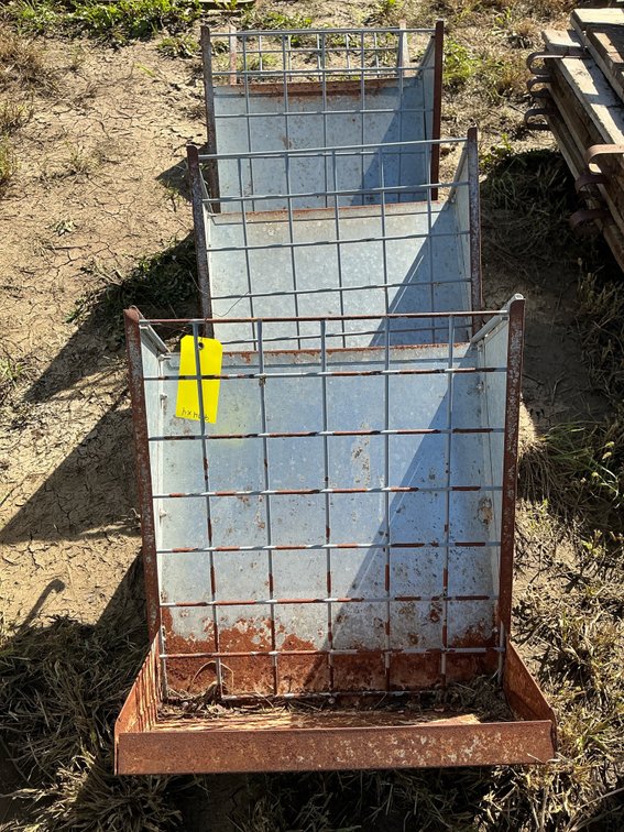 (4) hanging feeders