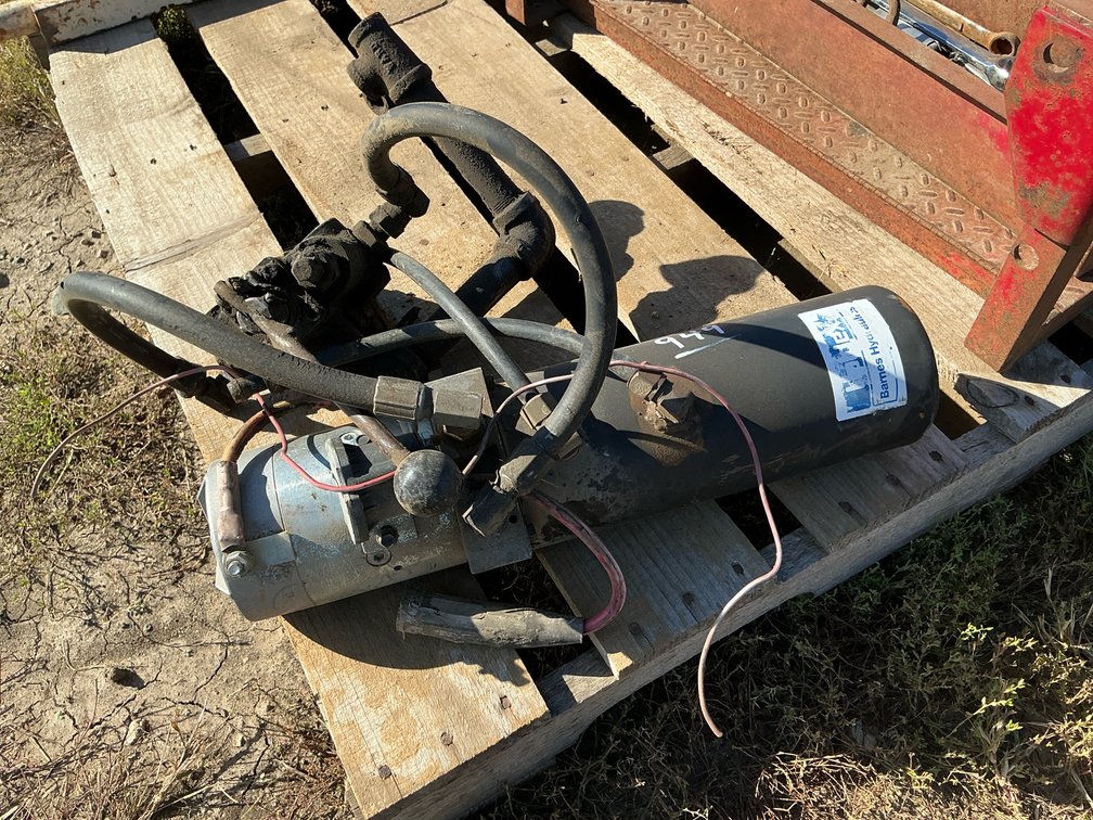 Hydraulic pump and valve