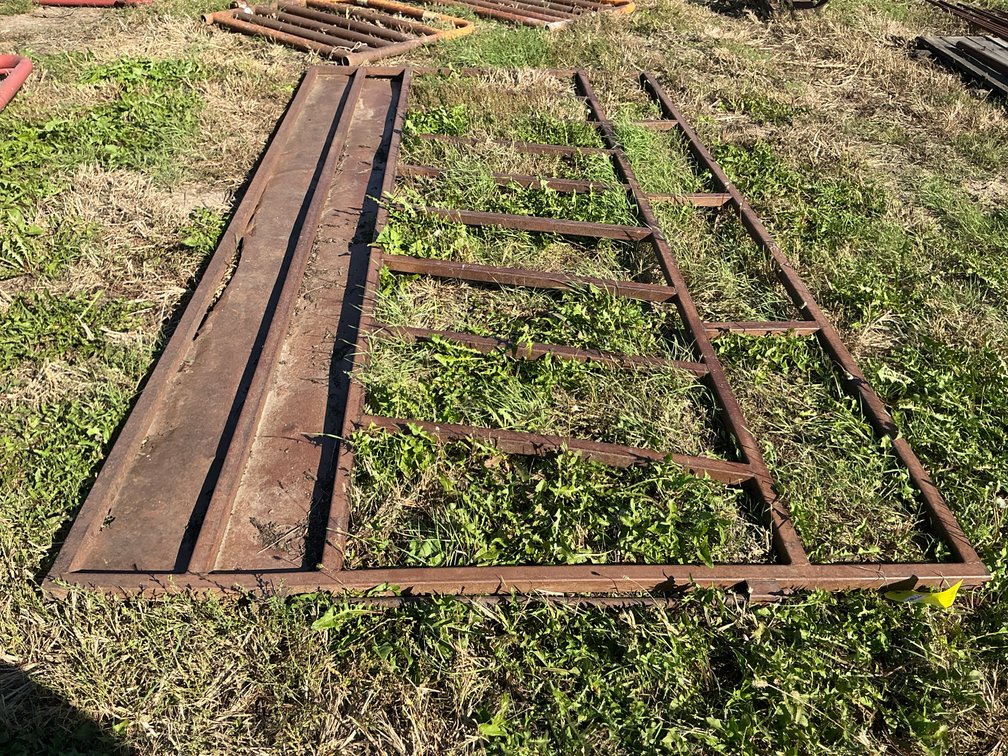 (1) feed panel