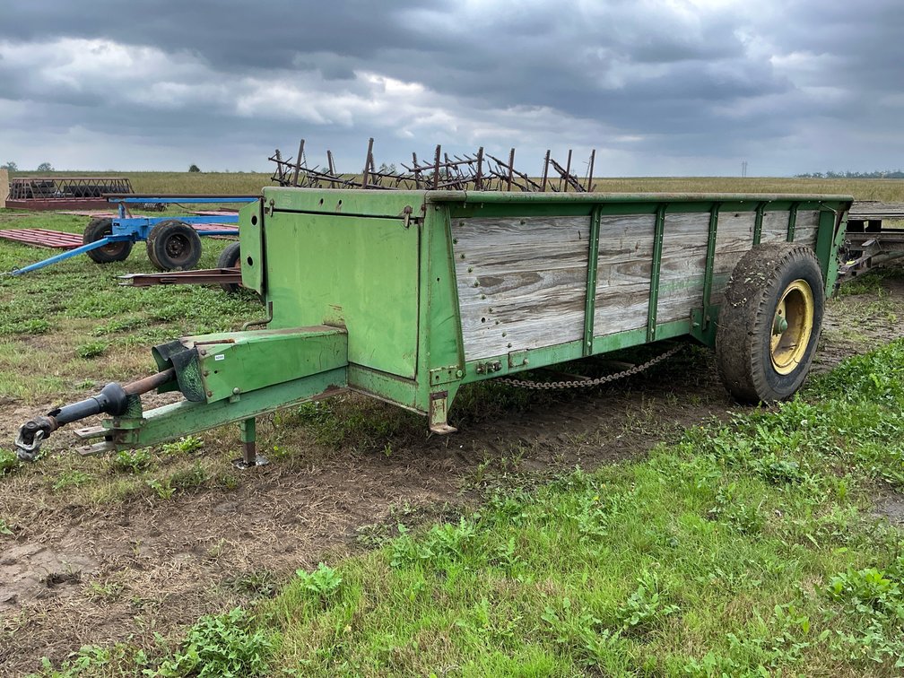 John Deere manure spreader