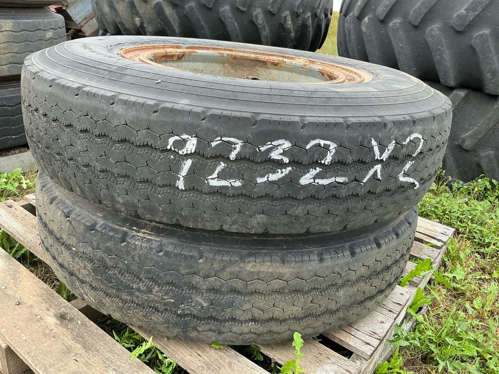 (2) 9.00-20 tires with Dayton rims