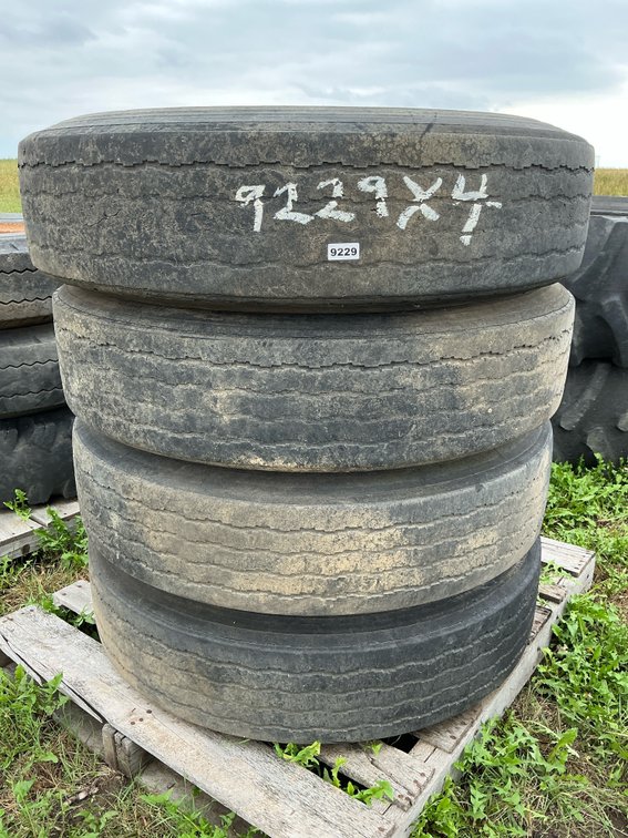 (4) 10.00R20 tires on Dayton rims