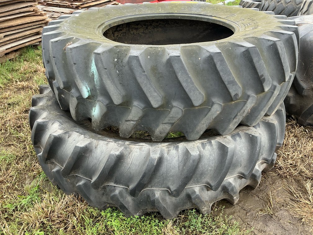 (2) Firestone 480/85R34 tires