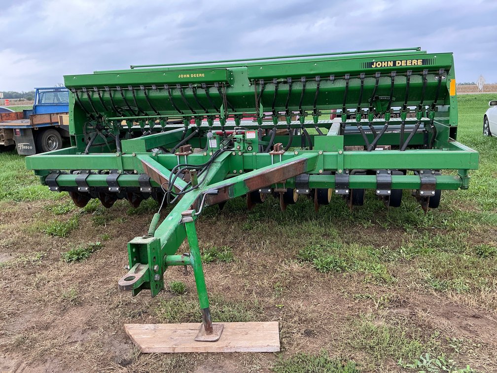 John Deere 750 No Till Drill 15'