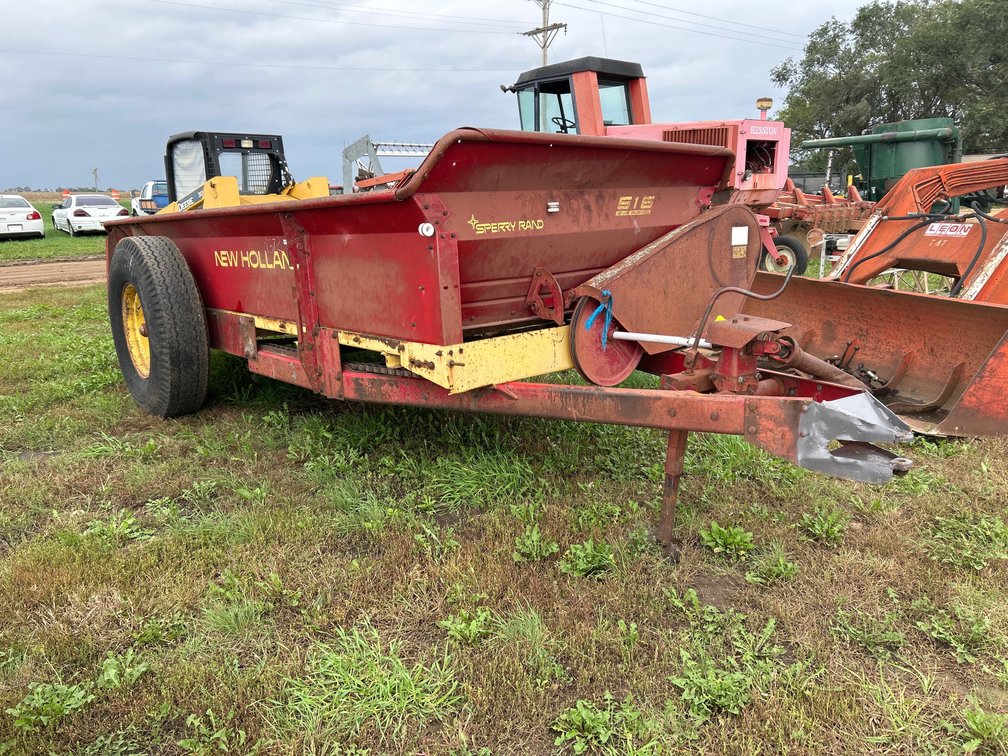New Holland Manure Spreader