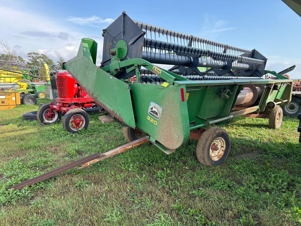 John Deere 920 bean head and cart trailer