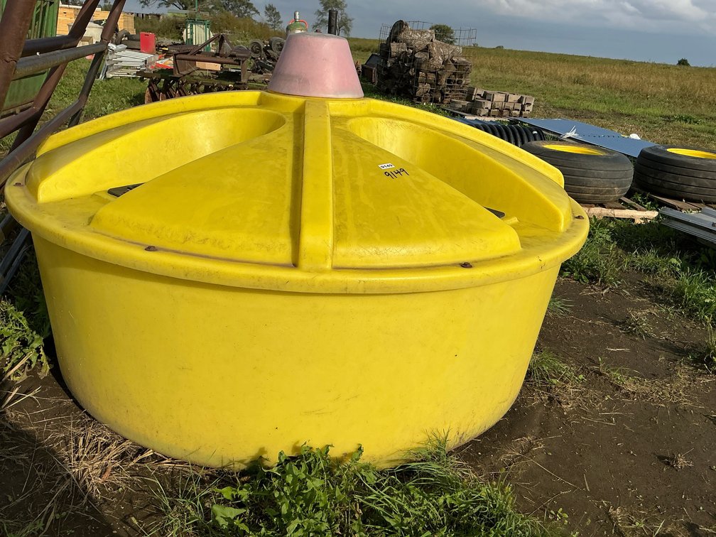 liquid feed lick tank