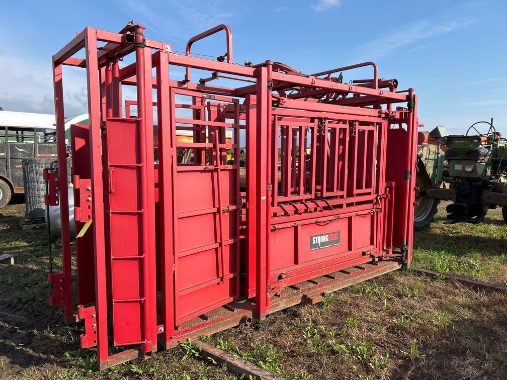 Stonghold chute w/ palp cage