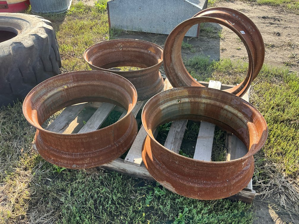 (4) 8.25x22.5 rims