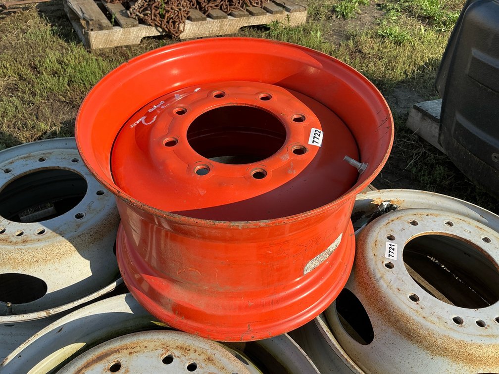 (1) implement rim for Bobcat