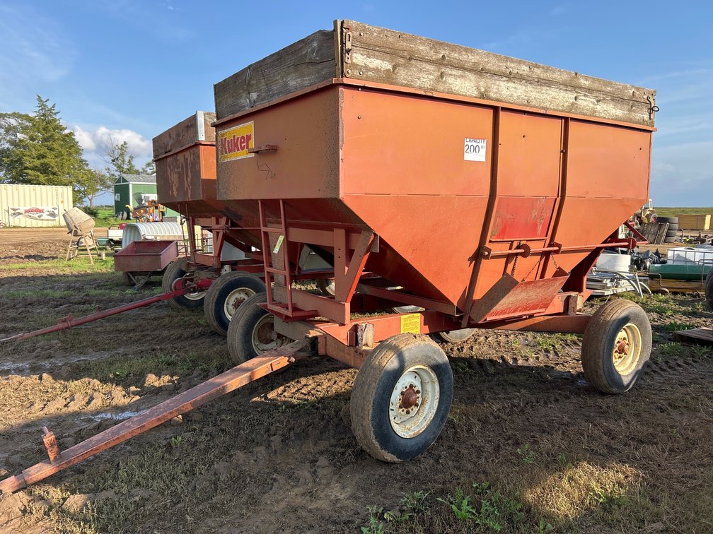 gravity flow wagon