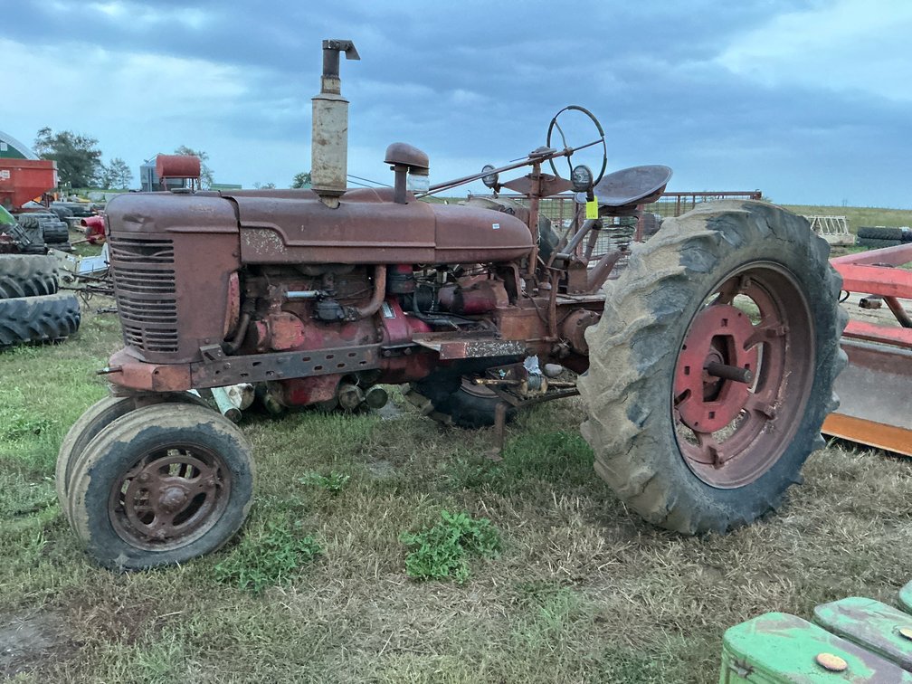 1953 IH Farmall Super H Tractor