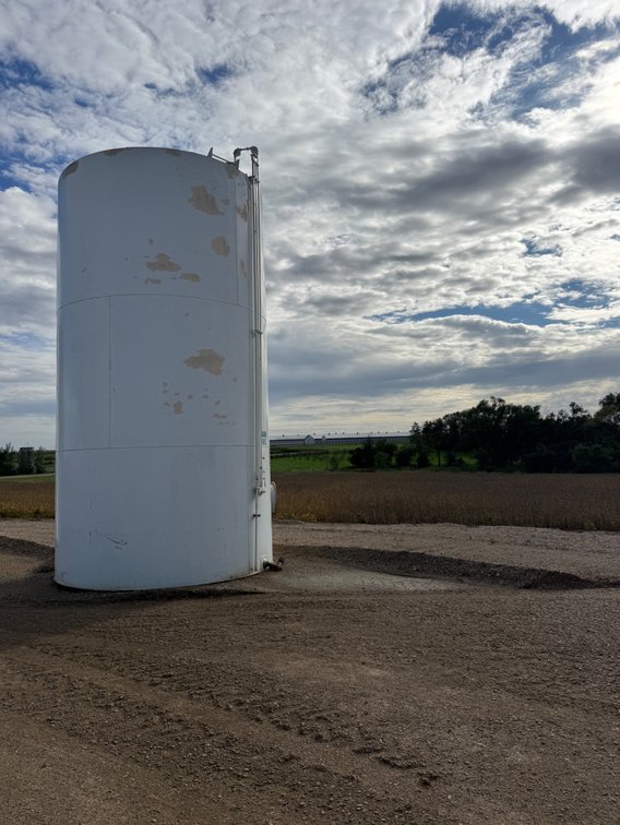 15,000 gal upright fuel storage tank