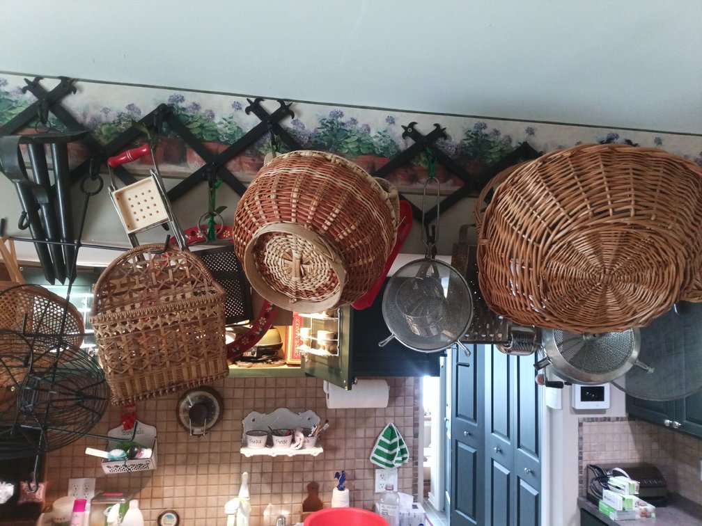Vintage Kitchen Utensils, Wicker Baskets & Scissor-Style Expandable Wall Hangers Lot
