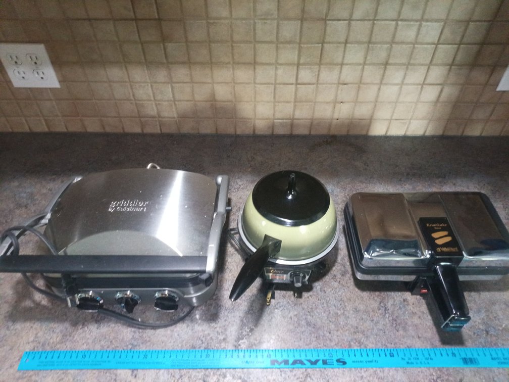 Cuisinart Griddle, Fondue Pot & Krumkake Baker Lot