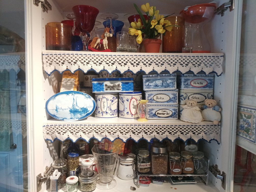 Large Kitchen Cabinet & Drawer Contents Lot – Dutch Blue & White Canisters, Glassware, Spices, Utensils & Linens