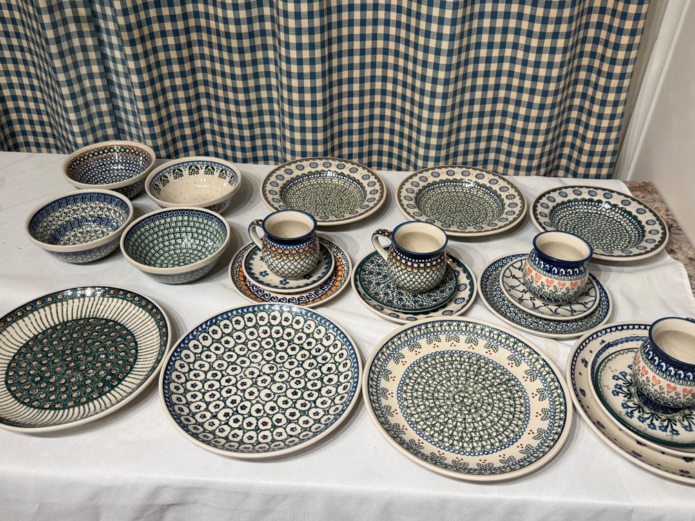 Vintage Handmade Bolesławiec Polish Pottery Dinnerware Collection – Unikat – 23 Pieces