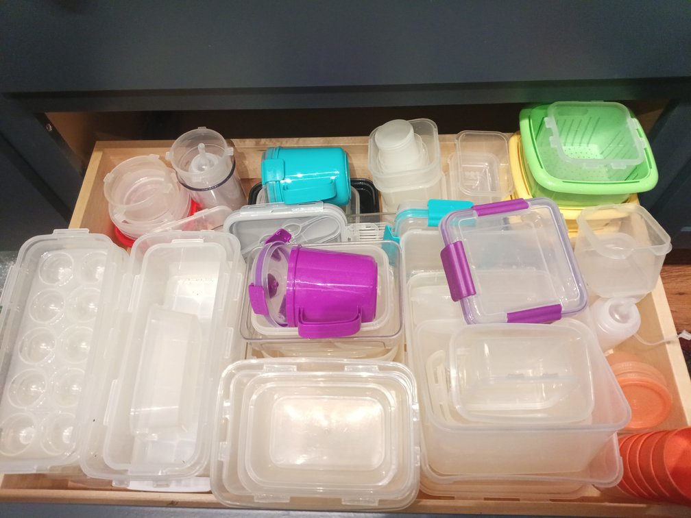 Large Assortment of Plastic Food Storage Containers, Tupperware & Lids
