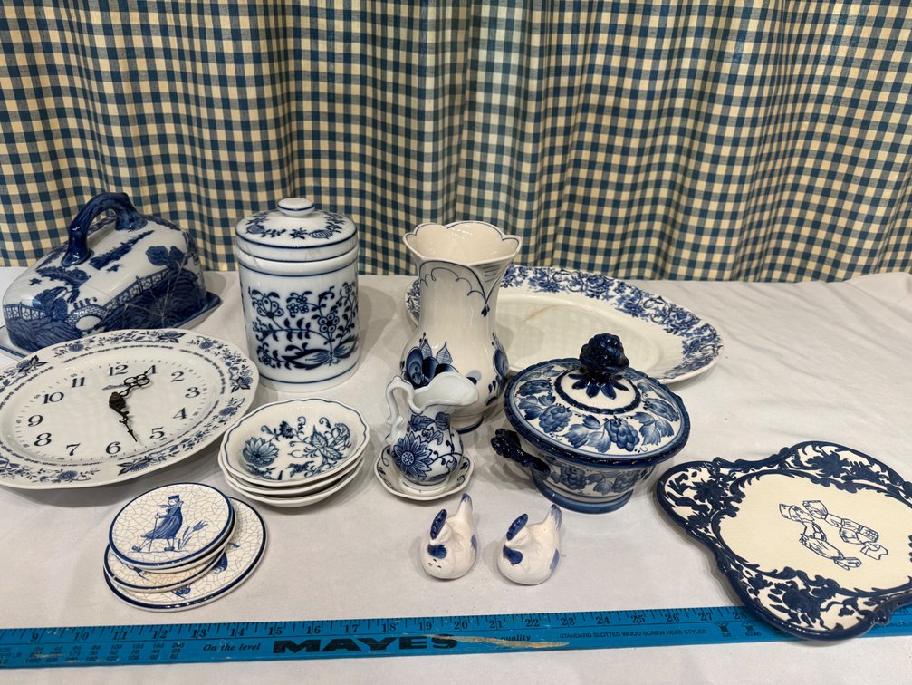 Vintage Blue & White Porcelain Collection – Blue Onion, Delft & Decorative Serving Pieces