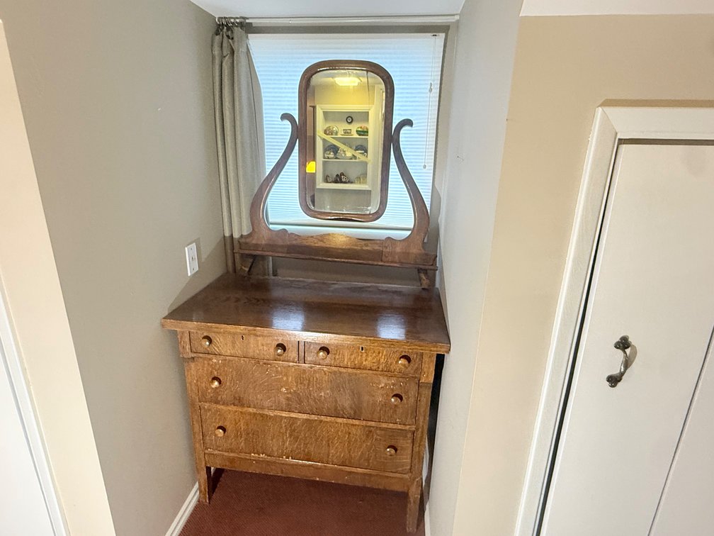 Antique Grunbaums Furniture Oak Dresser with Mirror– Circa 1895–1920
