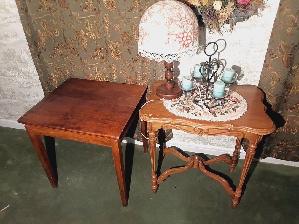 Vintage Barnes & Kimmel Table, Kiel Lac End Table, Lamp & Decorative Collection
