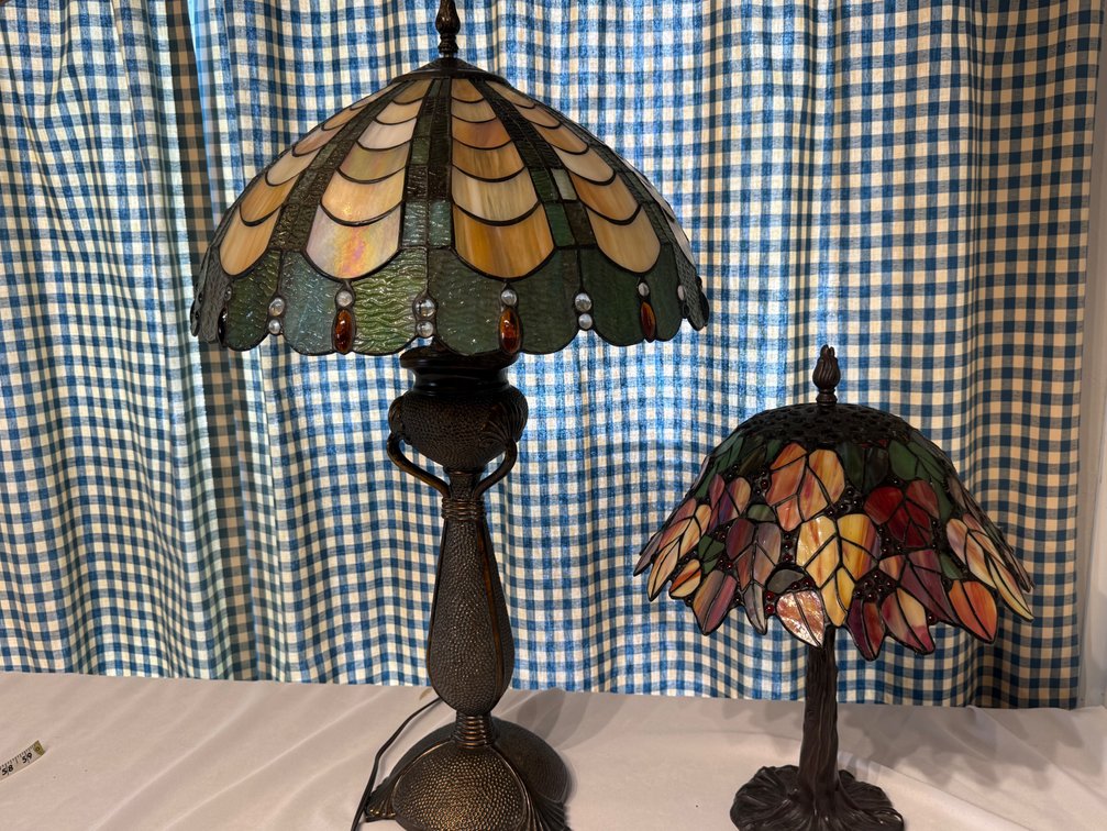 Set of 2 Tiffany-Style Stained Glass Table Lamps – Ornate Bronze-Tone Bases