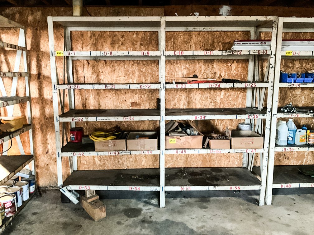 Metal Shelf Unit Approx 8'X7'