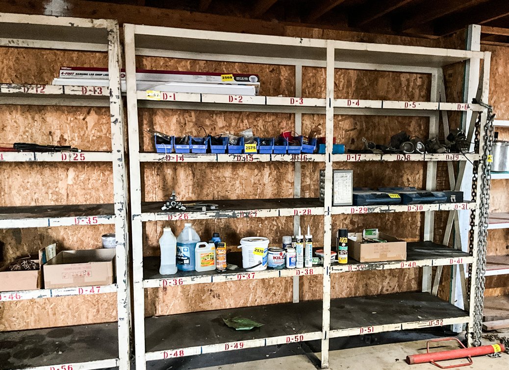 Metal Shelf Unit Approx 8'X7'