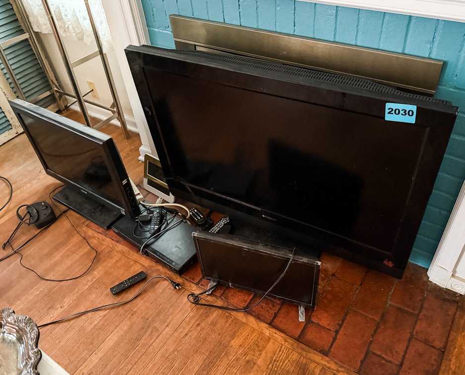 3 TV's - DVD Player & Clock 