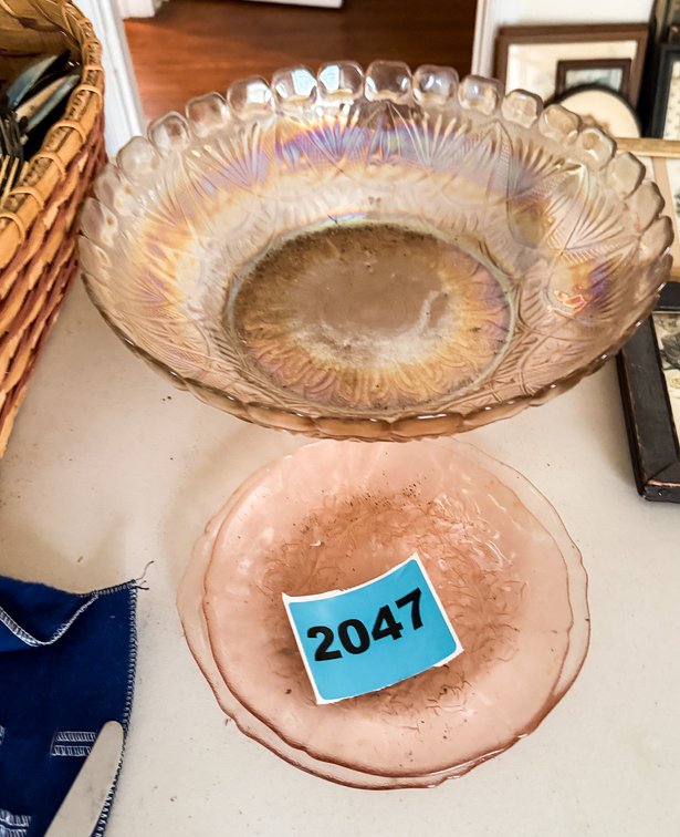 3 Pcs Pink Glassware - 2 Plates, 1 Large Bowl 