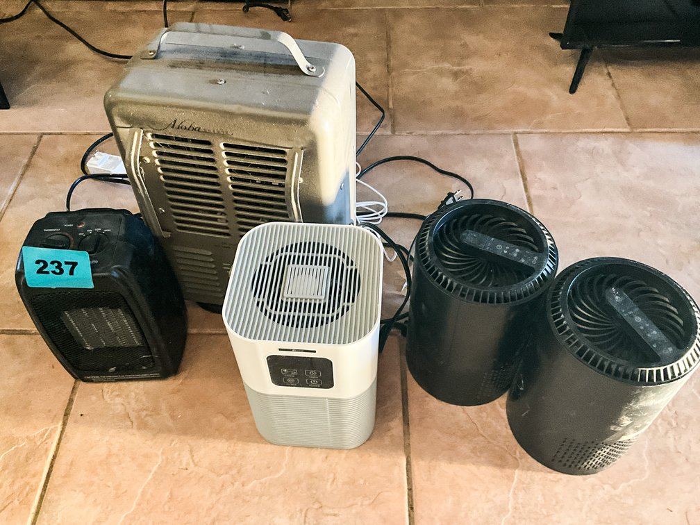 2 Aroeve Air Filters, 4 Vewior Air Filter, & 2 Heaters