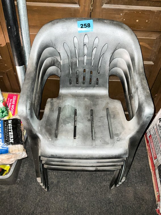 4 Plastic Lawn Chairs