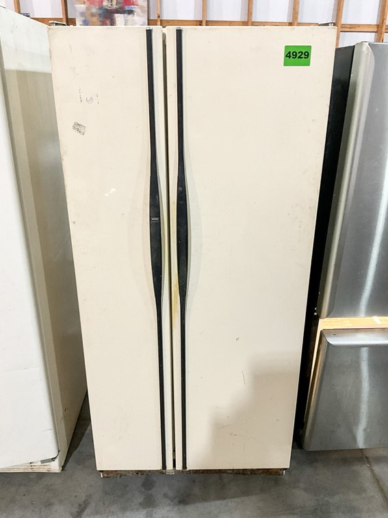 Hotpoint Fridge 31"X29"X66"