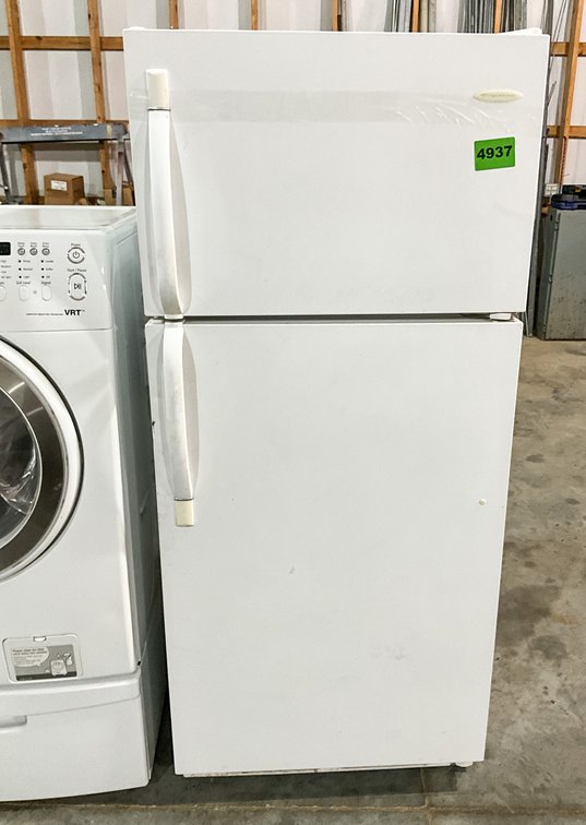 Frigidaire Fridge 28.5"X29.5"X65.5"