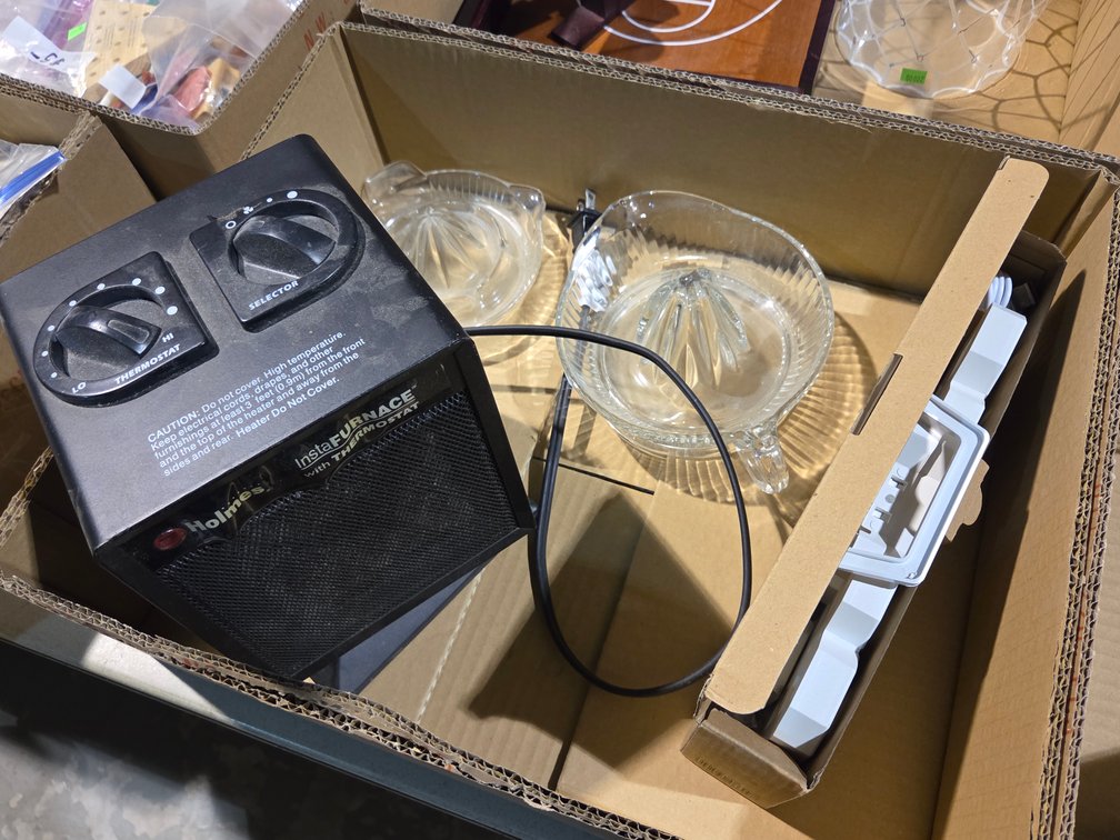 3D Digital Clock, Holmes Insta Furnace W/ Thermostat, Basketball Game & SM. Goal Trash Can