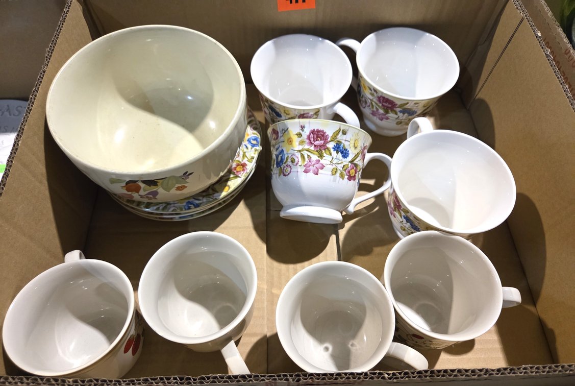 8 Pcs Elite Chairs, Spring Bouquet China, 4 Strawberries N Cream Stoneware Collection, & Halls Kitchenware Bowl
