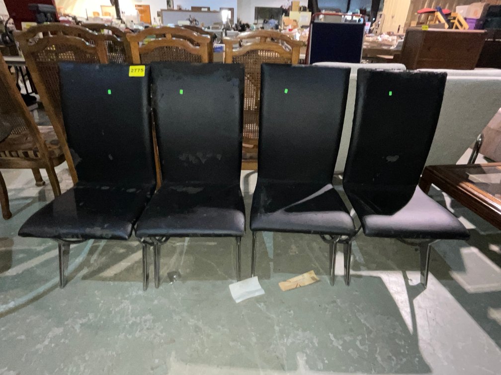 Table And 4 Chrome Chairs With Black Tops