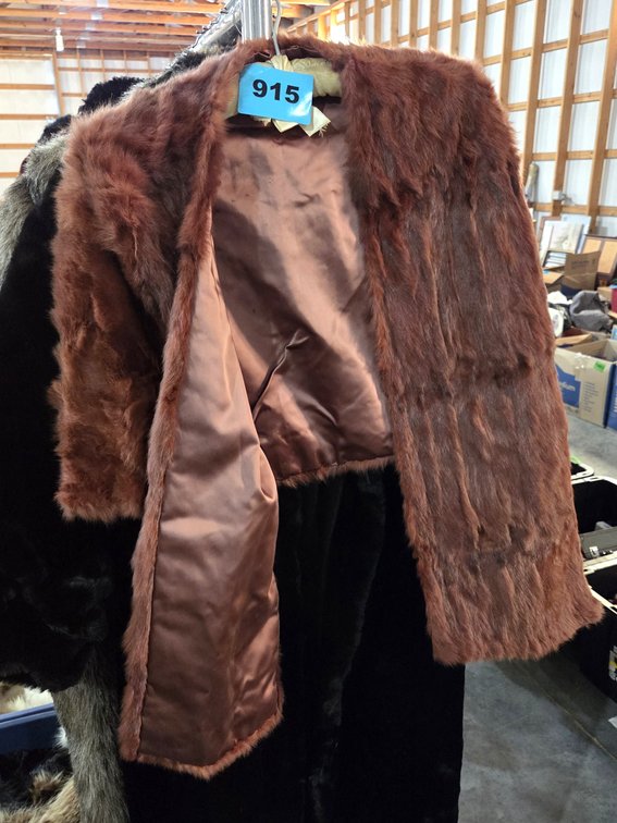 1 Ladies Fur Stole