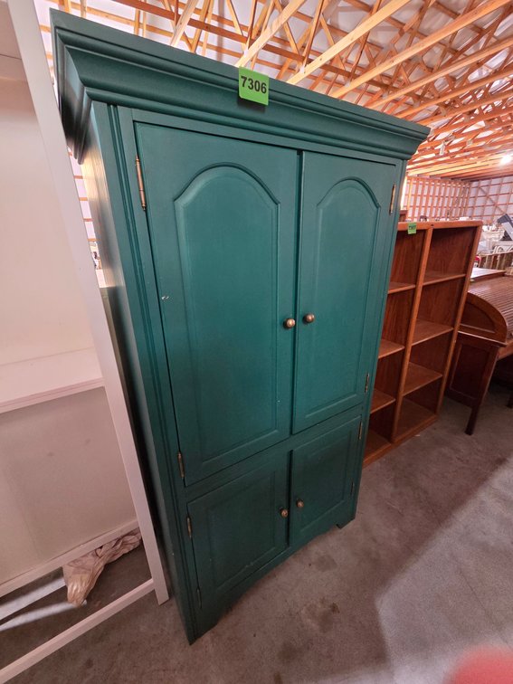 4 Door Armoire/Entertainment Center
